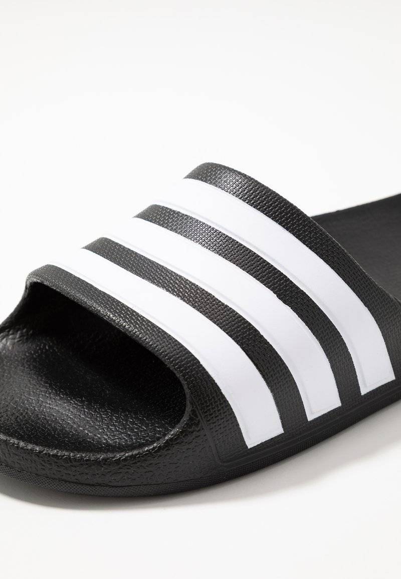 adidas Performance adidas Performance ADILETTE AQUA - Pool slides - core black Verkauf