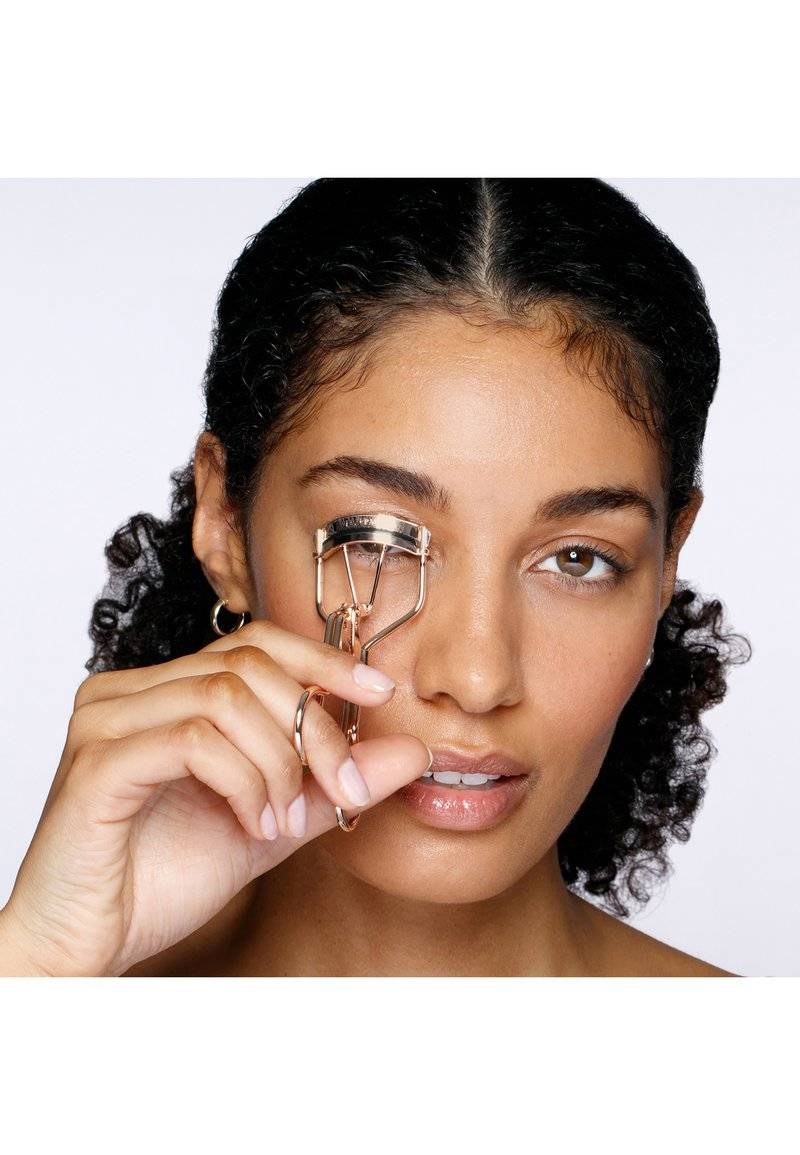 TWEEZERMAN TWEEZERMAN CURL 38° EYELASH CURLER - Eye makeup tool - champagner Vatertagsangebot