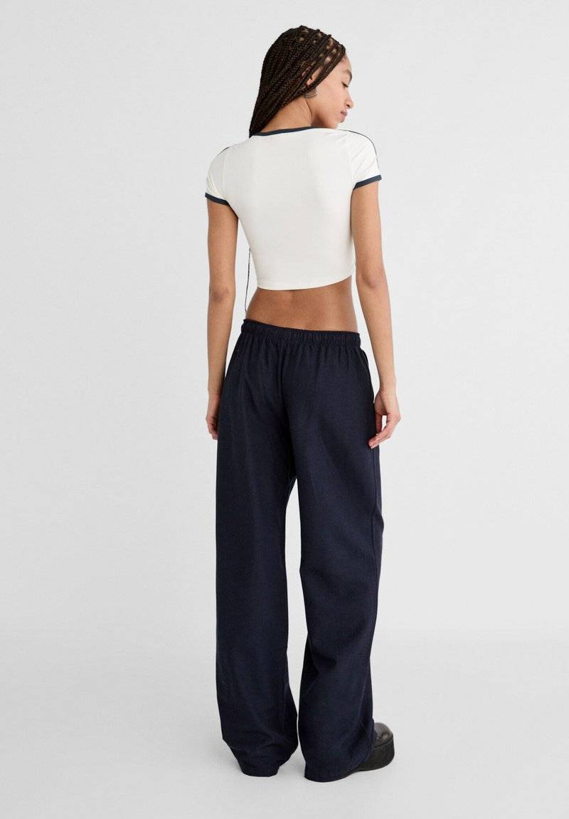 Stradivarius Stradivarius LOOSE-FITTING - Trousers - dark blue Tägliche Deals