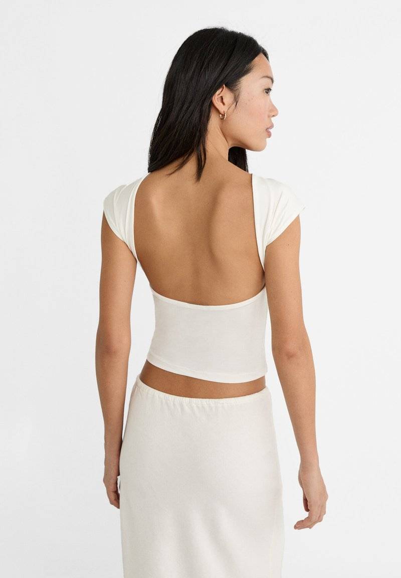 Stradivarius Stradivarius OPEN-BACK - Basic T-shirt - white Letzter Tag