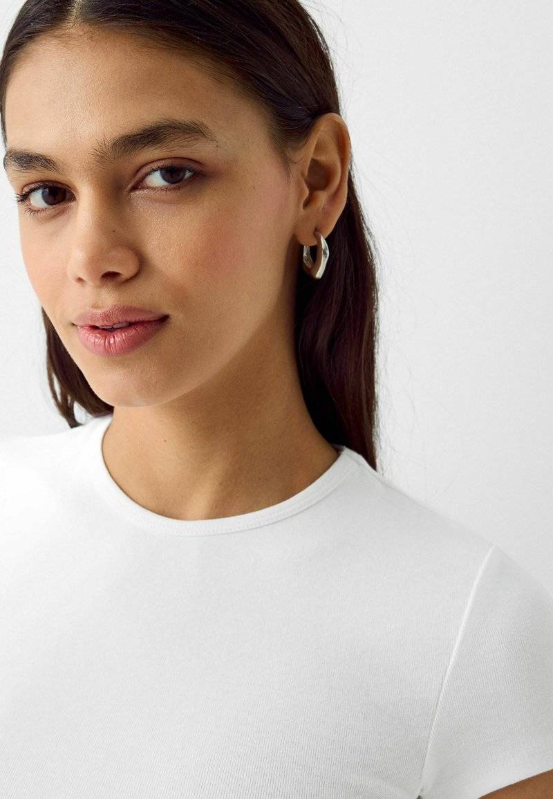 Bershka Bershka SHORT SLEEVE ROUND NECK 2 PACK - Basic T-shirt - white Sonderangebot der Fabrik
