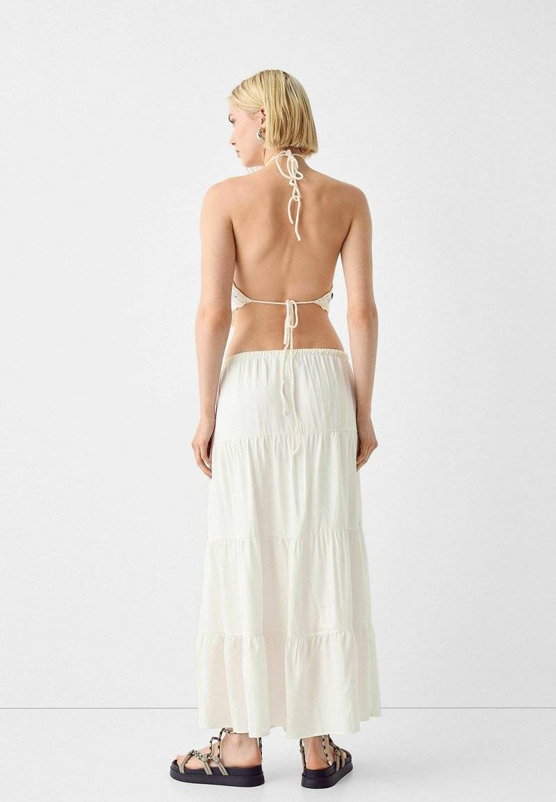 Bershka Bershka ELASTICATED - Maxi skirt - white Bis zu 55% Rabatt