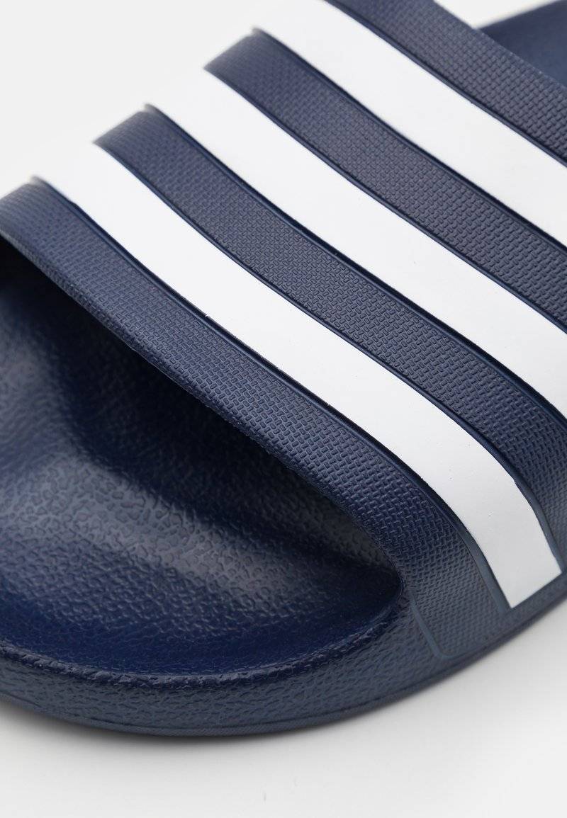 adidas Sportswear adidas Sportswear ADILETTE AQUA - Pool slides Begrenzt auf 3 Tage