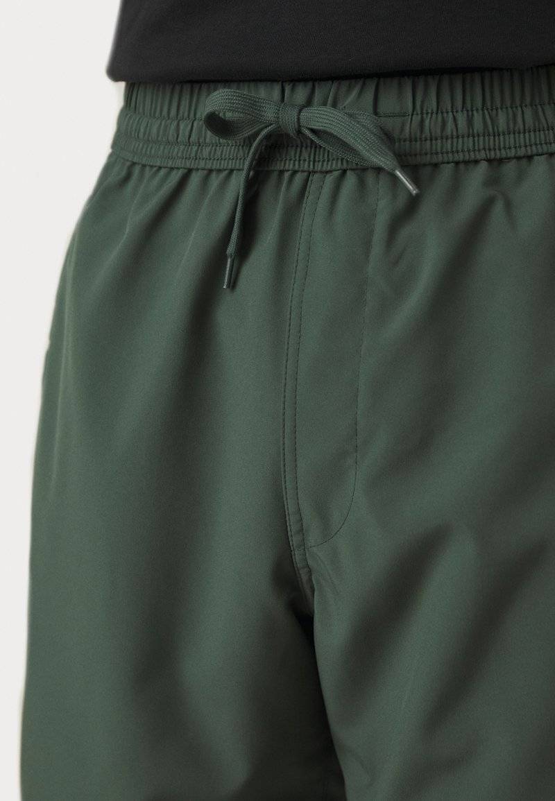 Nike Performance Nike Performance FORM SHORT - Sports shorts Fabrik Onlineshop