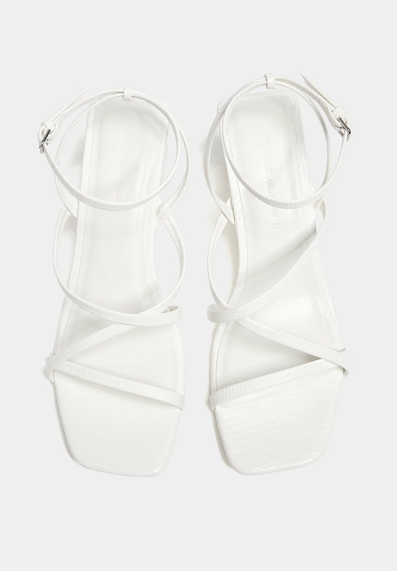PULL&BEAR PULL&BEAR WITH CROSSOVER STRAPS - Sandals - white Günstig kaufen