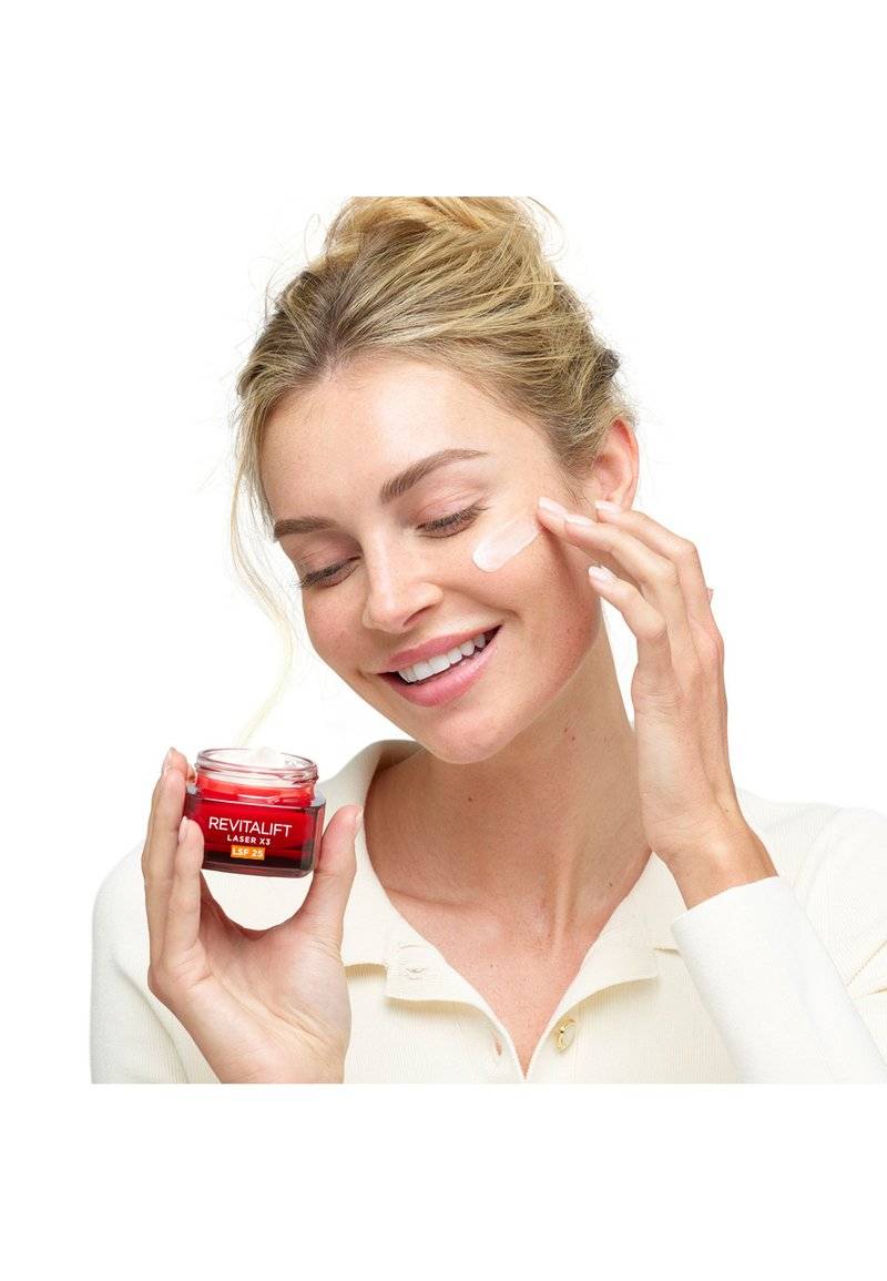 L'Oréal Paris Skin L'Oréal Paris Skin REVITALIFT LASER DAYCREAM LSF25 - Face cream Letzter Tag