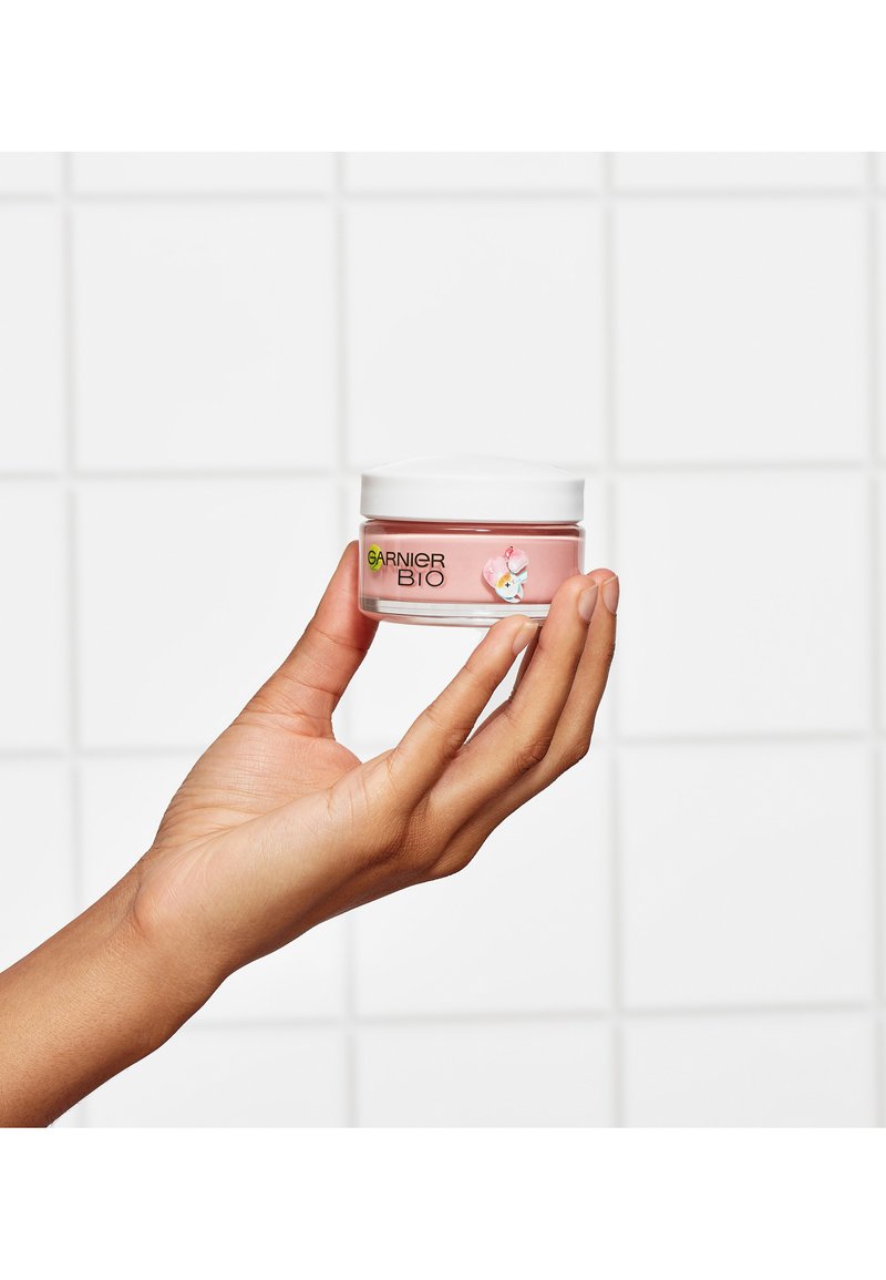 Garnier Garnier ORGANIC ROSY GLOW 3IN1 ROSÉ CREAM - Face cream Nur für heute