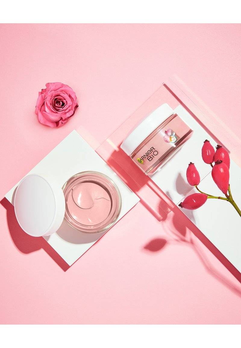 Garnier Garnier ORGANIC ROSY GLOW 3IN1 ROSÉ CREAM - Face cream Nur für heute