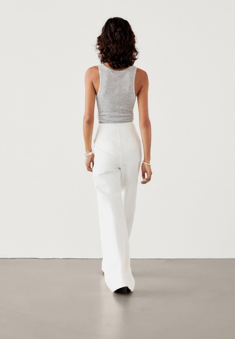 Massimo Dutti Massimo Dutti HIGH-WAIST FLARED - Trousers - white Fabrikladen