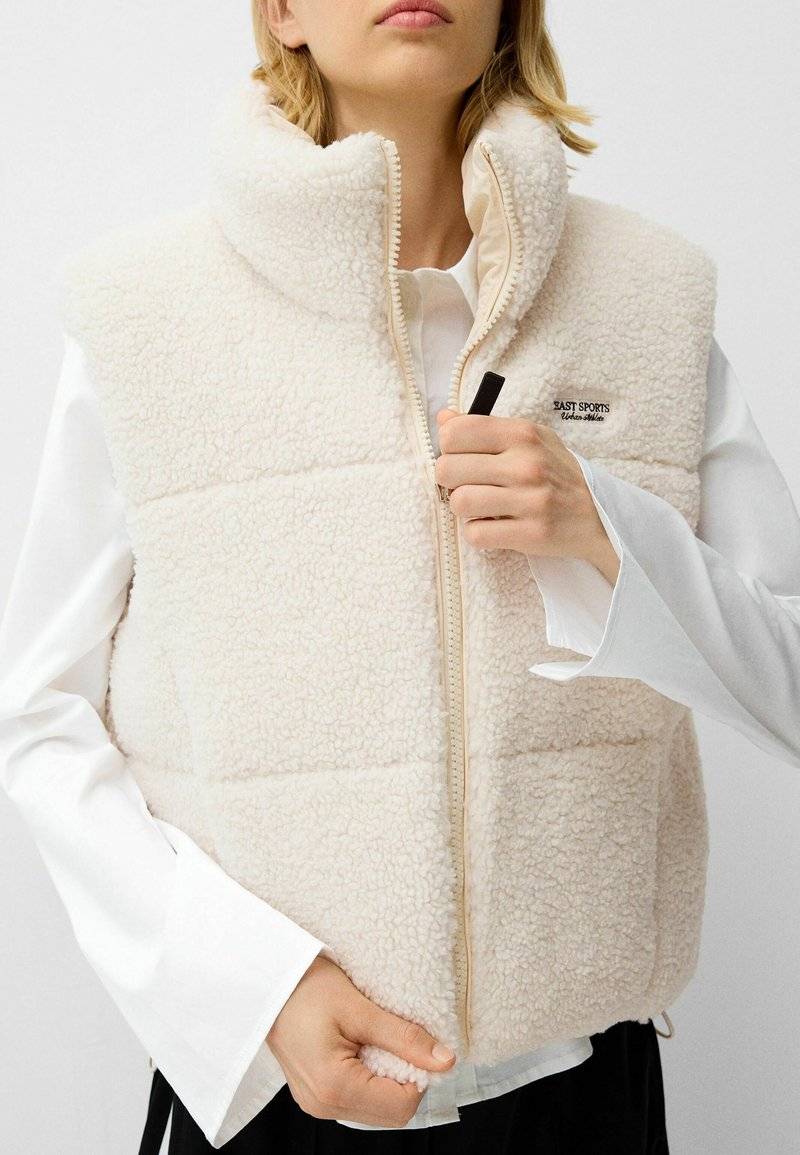 Bershka Bershka REVERSIBLE - Waistcoat - white Im Verkauf