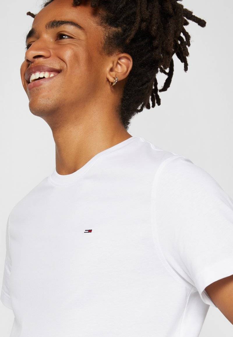 Tommy Jeans Tommy Jeans SLIM TEE - Basic T-shirt - classic white Meist gekauft