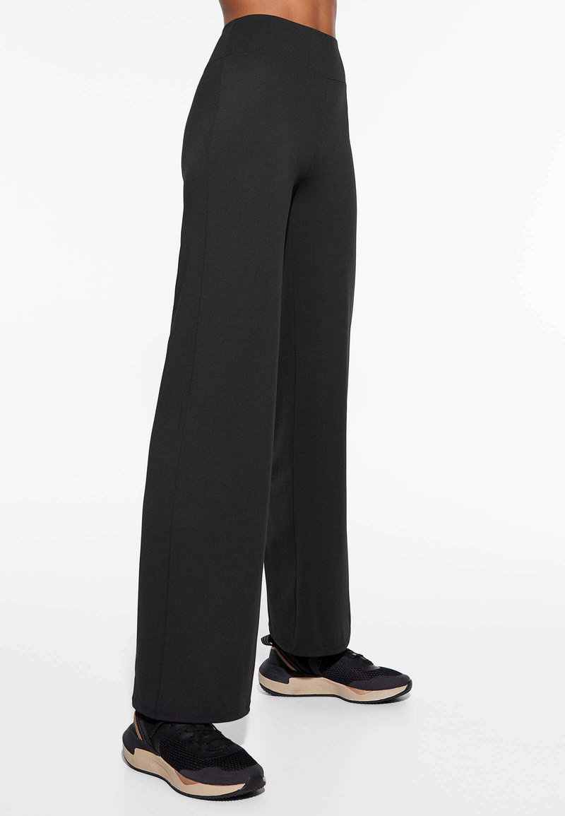 OYSHO OYSHO HIGH-RISE COMFORTLUX STRAIGHT-LEG - Trousers - black Preisnachlass