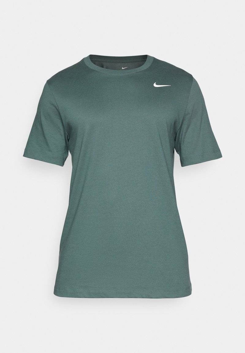 Nike Performance Nike Performance TEE CREW SOLID - Sports T-shirt - vintage green Zeitlich begrenztes Angebot