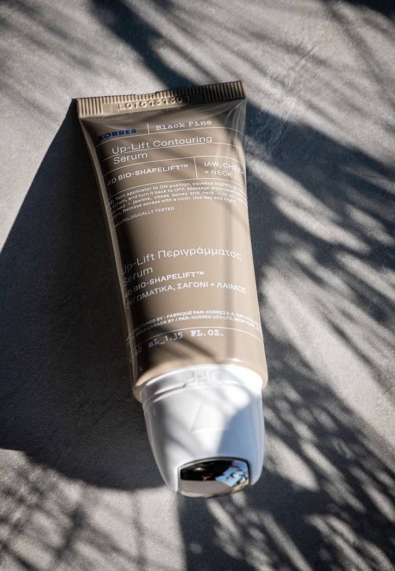 KORRES KORRES BLACK PINE 4D BIOSHAPELIFT™ FIRMING AND RE-CONTOURING SERUM - Serum Große Rabatte