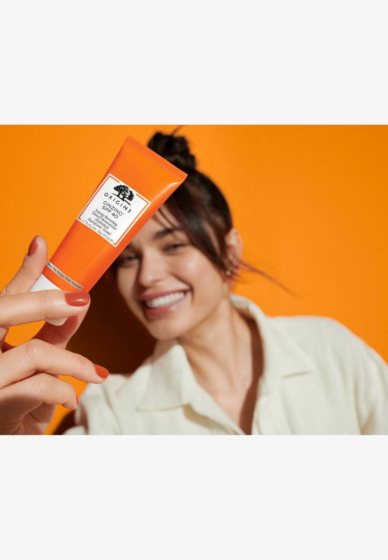 Origins Origins GINZING™ TINTED MOISTURIZER SPF40 - Tinted moisturiser Kostenlose Rückgabe