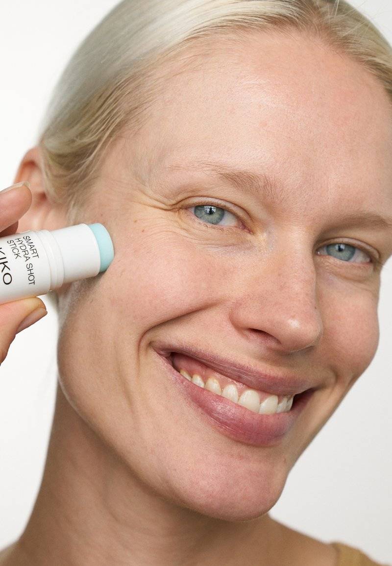 KIKO Milano KIKO Milano SMART HYDRASHOT STICK - Face cream Letzte 2 Tage