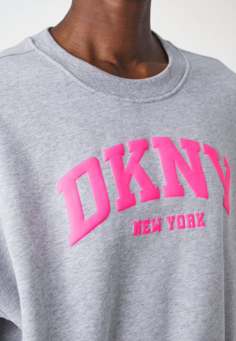 DKNY DKNY VARSITY PUFF LOGO SLEEVE - Sweatshirt Im Verkauf