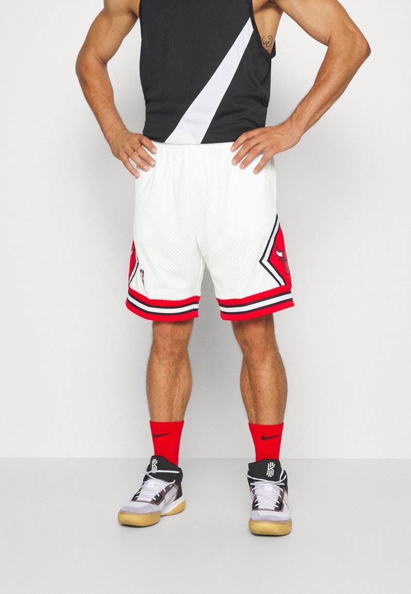 Mitchell & Ness Mitchell & Ness NBA CHICAGO BULLS SWINGMAN SHORT - Sports shorts - white Rabatte dieses Monats