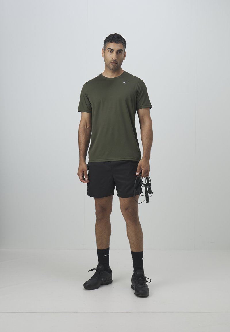 Puma Puma PERFORMANCE TEE - Sports T-shirt - dark olive Schlussverkauf