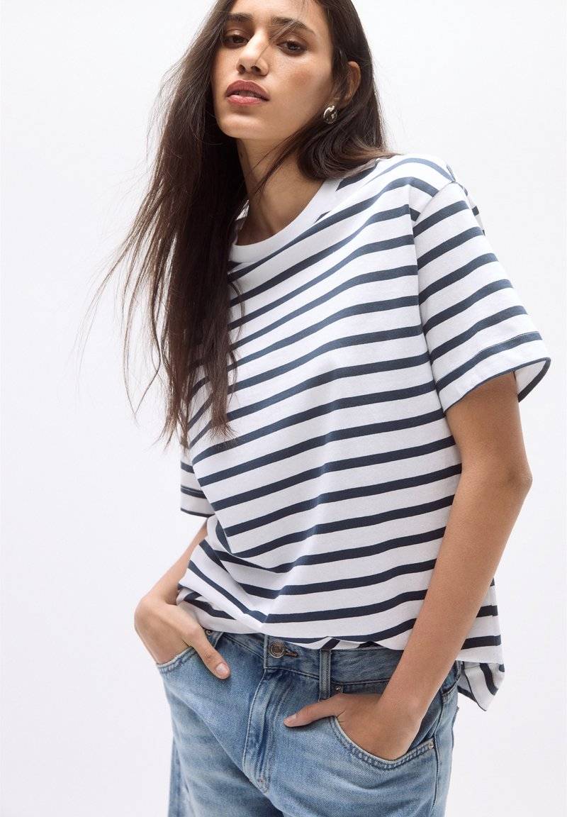 PULL&BEAR PULL&BEAR SHORT SLEEVE - Basic T-shirt - dark blue 50% Rabatt mit kostenlosem Versand
