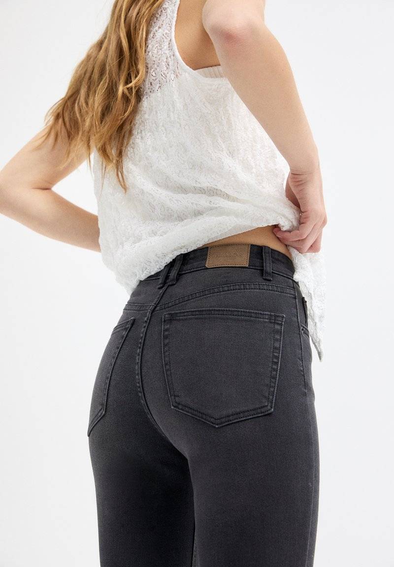 PULL&BEAR PULL&BEAR BASIC MOM COMFORT - Straight leg jeans - black Im Verkauf
