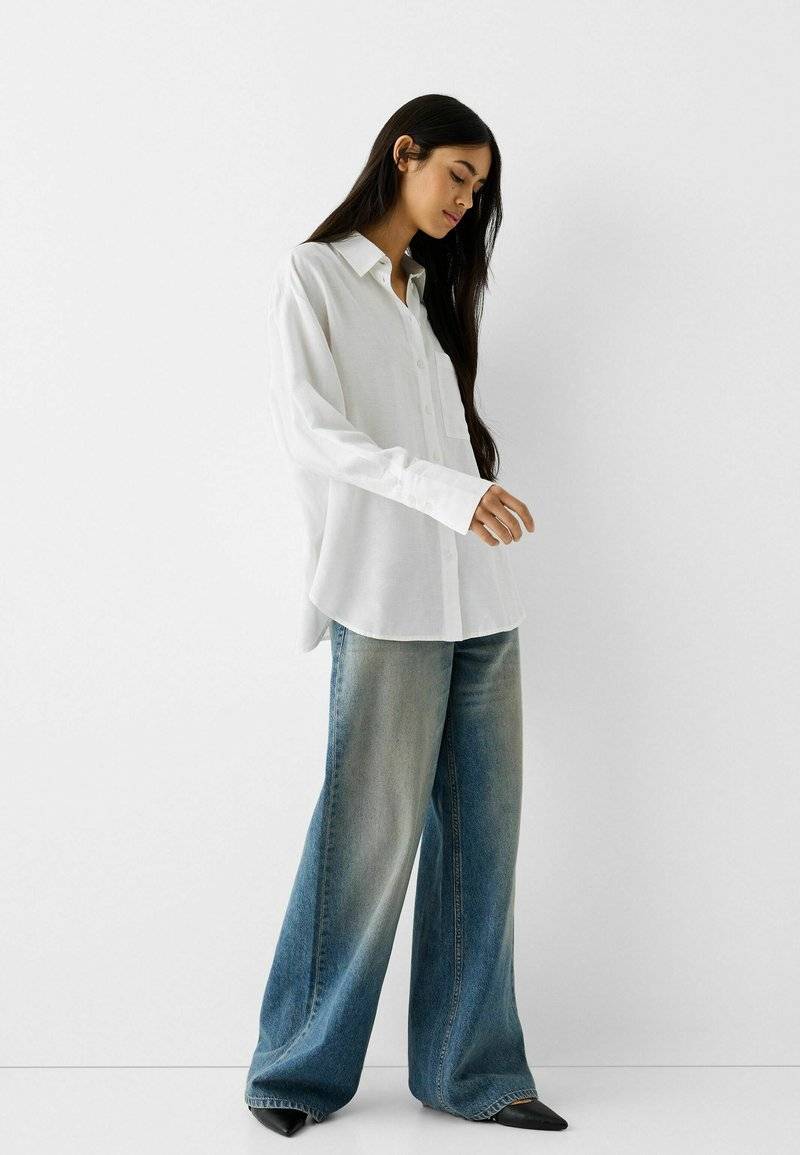 Bershka Bershka OVERSIZE - Button-down blouse - white zollfrei