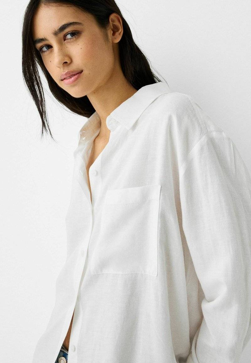 Bershka Bershka OVERSIZE - Button-down blouse - white zollfrei