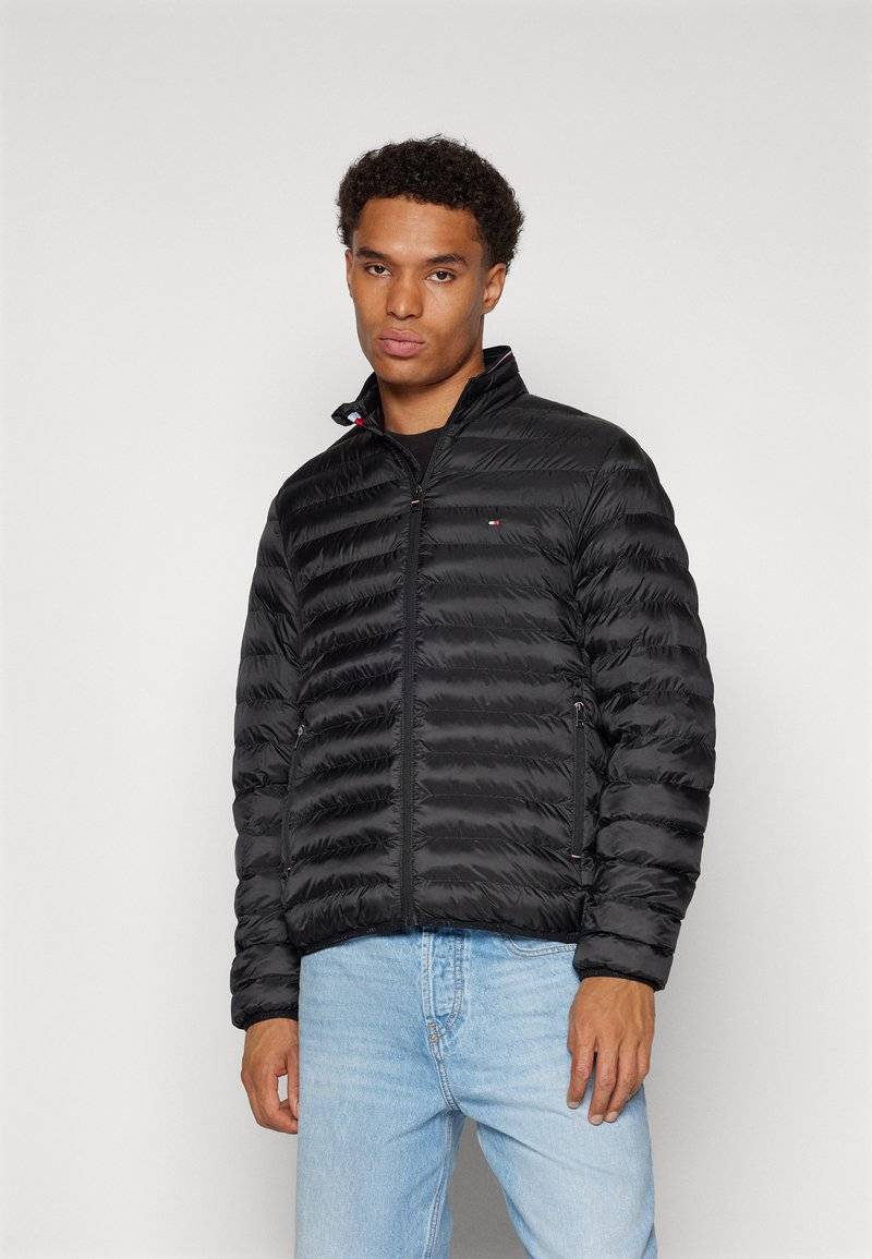 Tommy Hilfiger Tommy Hilfiger PACKABLE - Light jacket - black Angebote