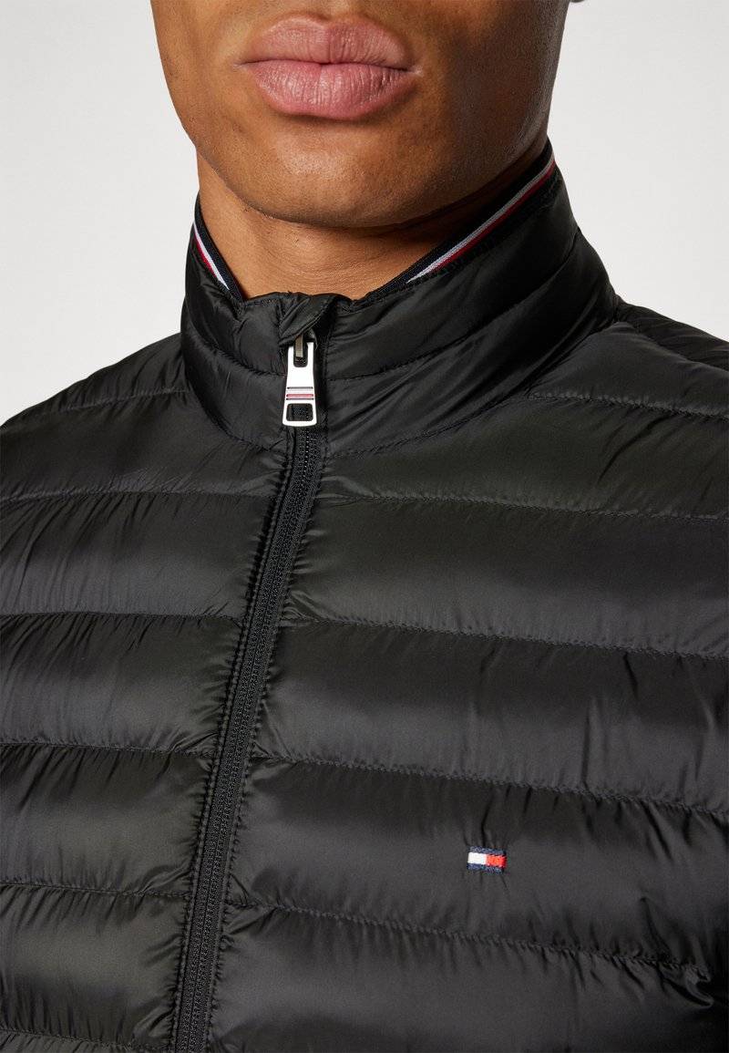 Tommy Hilfiger Tommy Hilfiger PACKABLE - Light jacket - black Angebote