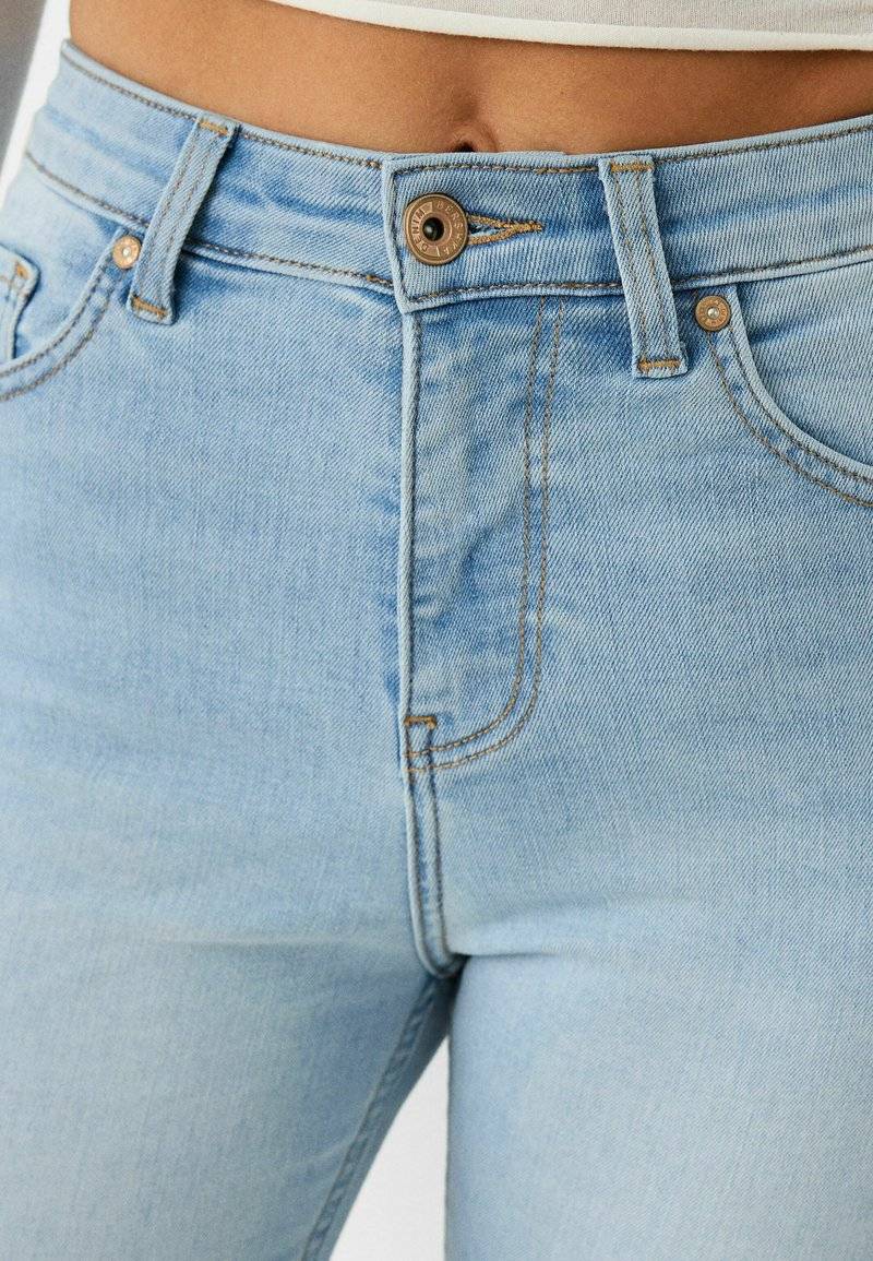Bershka Bershka SUPER - Jeans Skinny Fit - light blue Blitzverkäufe