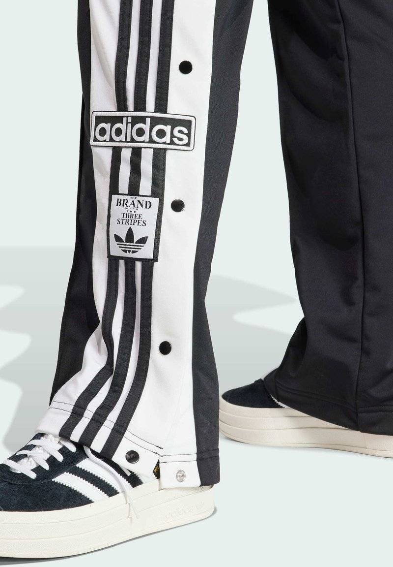 adidas Originals adidas Originals BREAK - Tracksuit bottoms - black Valentinstagsangebot