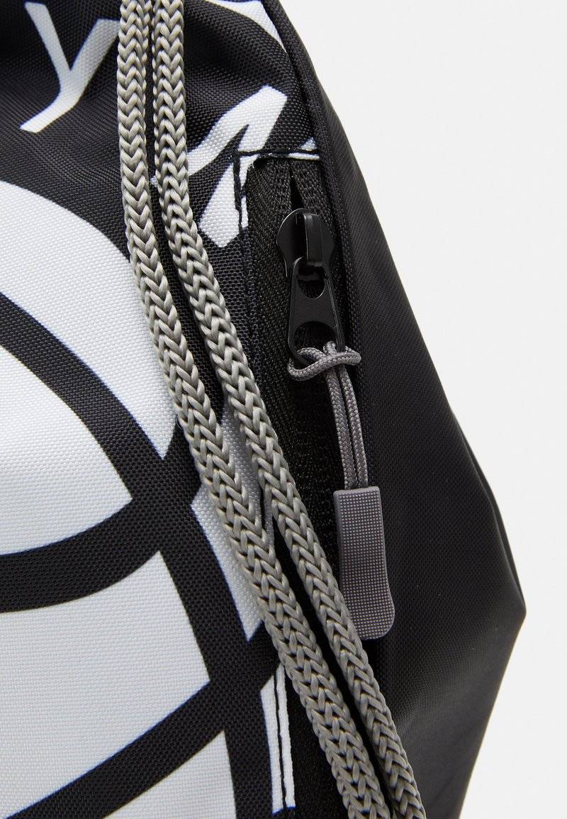 NBA NBA NBA BROOKLYN NETS GYM SACK - Drawstring sports bag - black Zeitlich begrenztes Angebot