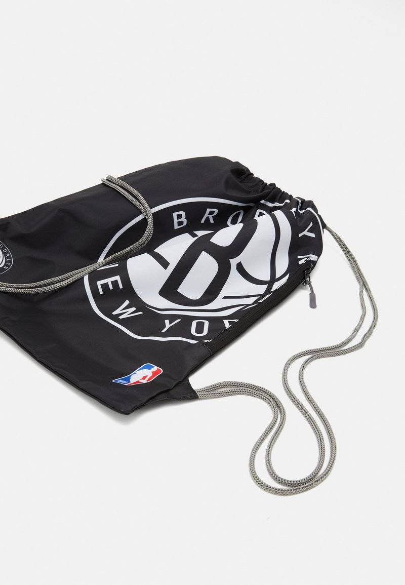 NBA NBA NBA BROOKLYN NETS GYM SACK - Drawstring sports bag - black Zeitlich begrenztes Angebot