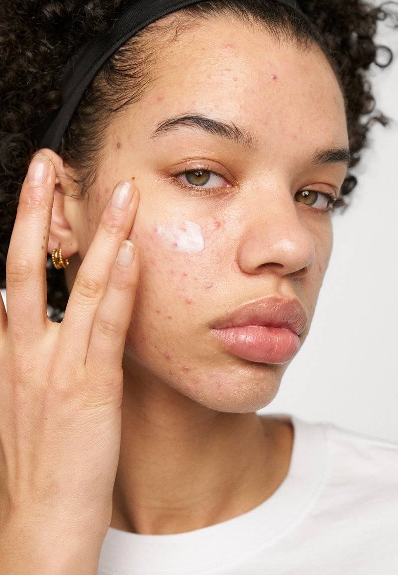 BABOR BABOR GENTLE PEELING CREAM - Facial scrub & peel Kostenlose Rückgabe