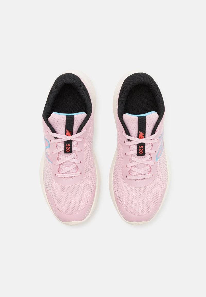 New Balance New Balance 520V8 UNISEX - Competition running shoes - mid century pink Fabrikverkauf