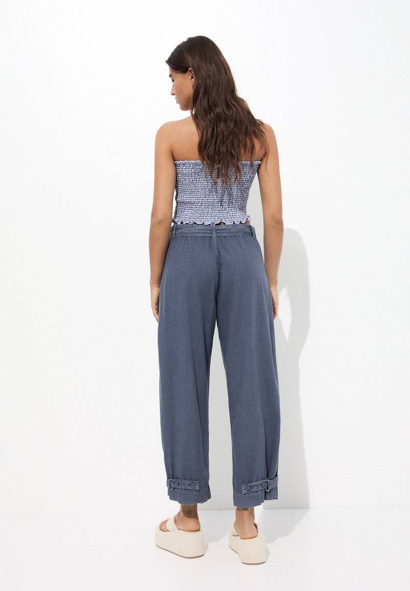 PULL&BEAR PULL&BEAR Trousers - blue Lagerräumung