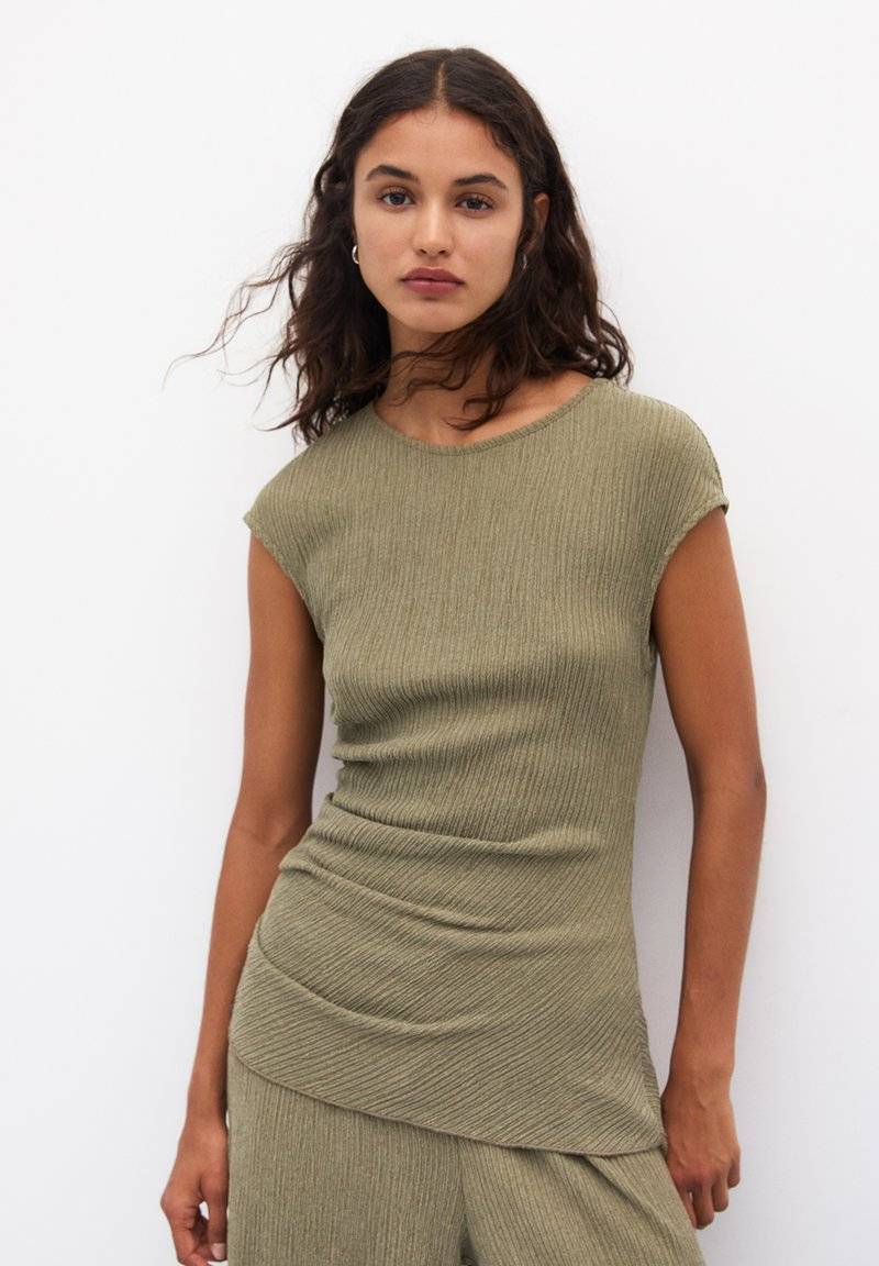 PULL&BEAR PULL&BEAR GATHERED SLEEVELESS - Blouse - khaki Heißer Verkauf