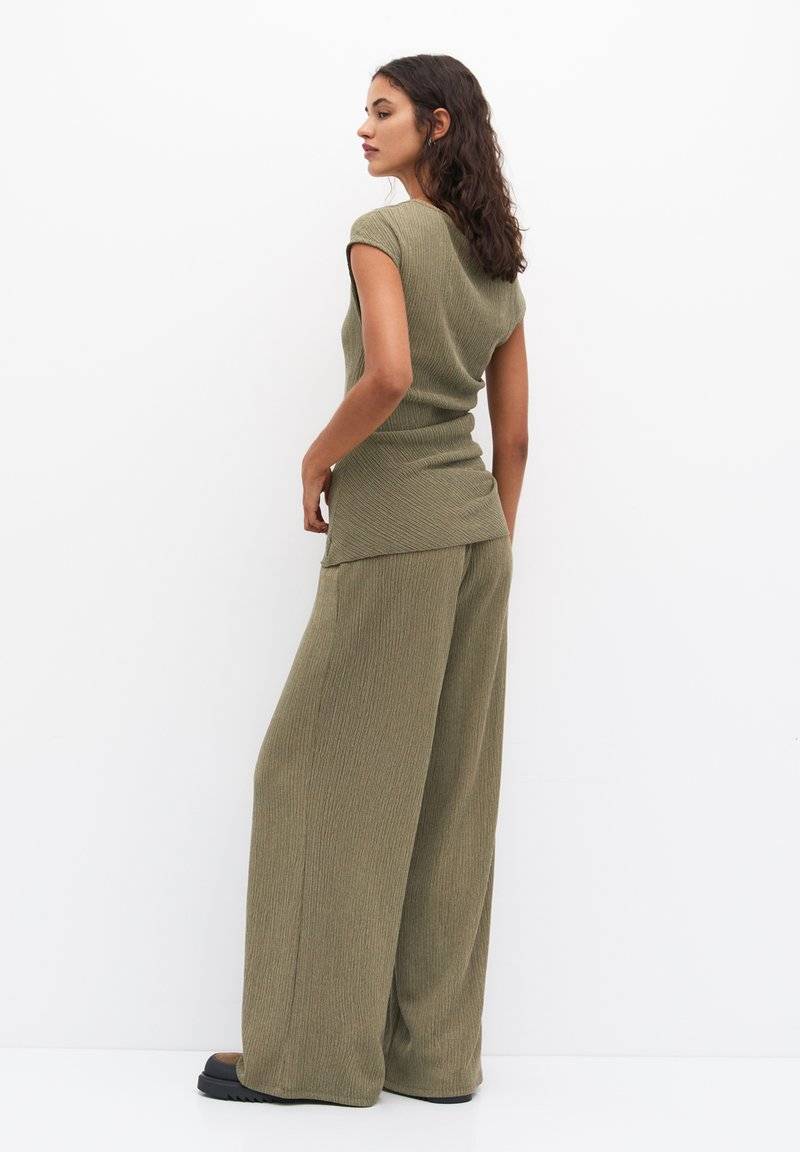 PULL&BEAR PULL&BEAR GATHERED SLEEVELESS - Blouse - khaki Heißer Verkauf
