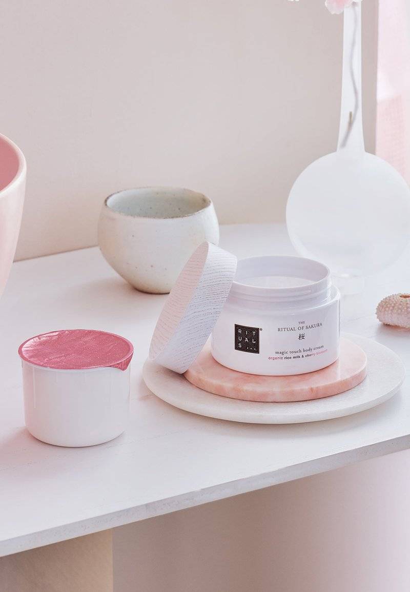 Rituals Rituals BODY CREAM REFILL THE RITUAL OF SAKURA - FLORAL - CHERRY BLOSSOM & RICE MILK - Moisturiser Discount Store für neue Produkte