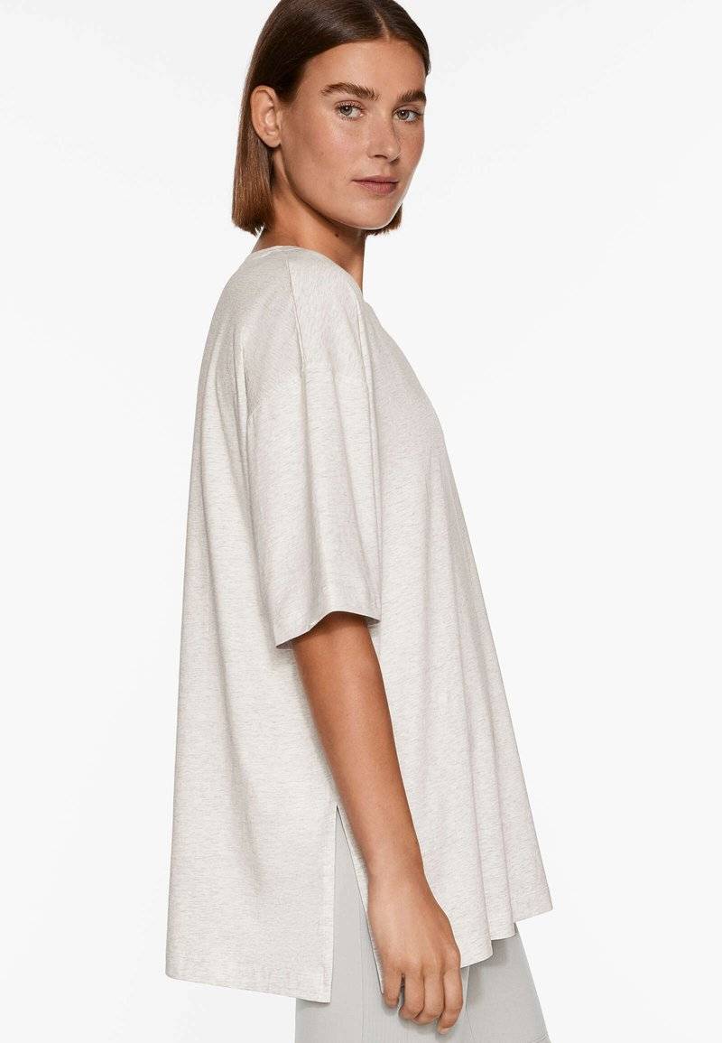 OYSHO OYSHO SHORT SLEEVE - Basic T-shirt - mottled light grey 50% Rabatt mit kostenlosem Versand