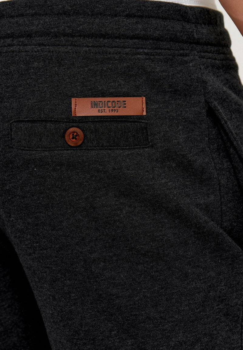 INDICODE JEANS INDICODE JEANS ALDRICH - Shorts - black mix Versandkostenfrei