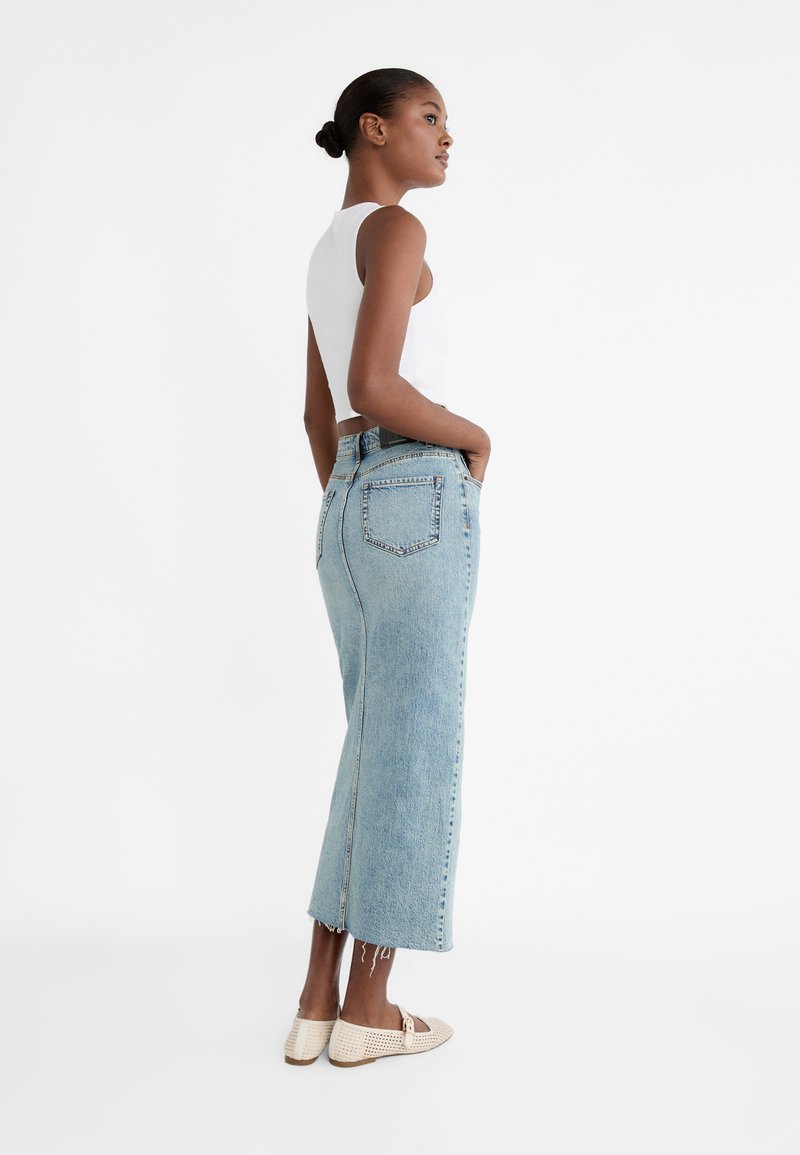 Stradivarius Stradivarius IM COMFORT-FIT - Maxi skirt - stone blue denim Große Rabatte