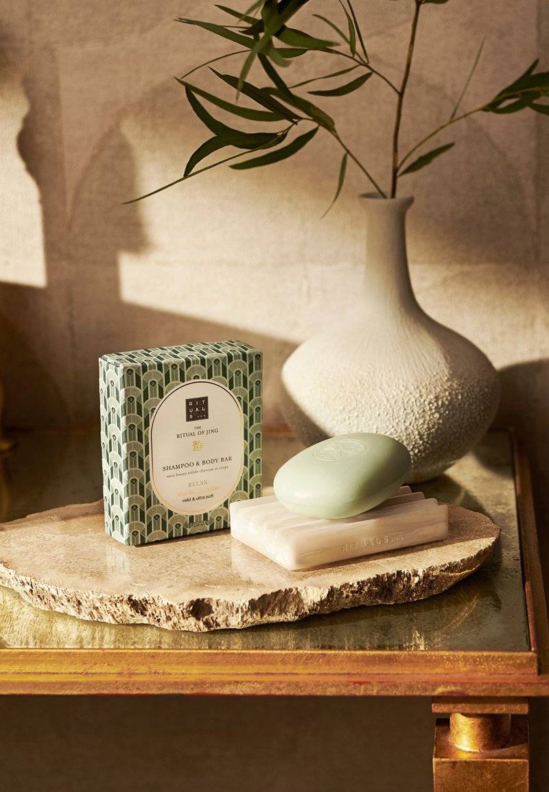 Rituals Rituals THE RITUAL OF JING RELAX SHAMPOO & BODY BAR - Soap bar Kauf eins, bekomm eins gratis