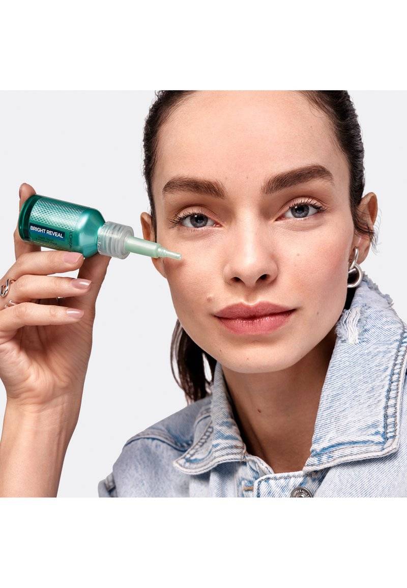 L'Oréal Paris Skin L'Oréal Paris Skin BRIGHT REVEAL DARK SPOT PEELING - Facial scrub & peel Bis zu 55% Rabatt
