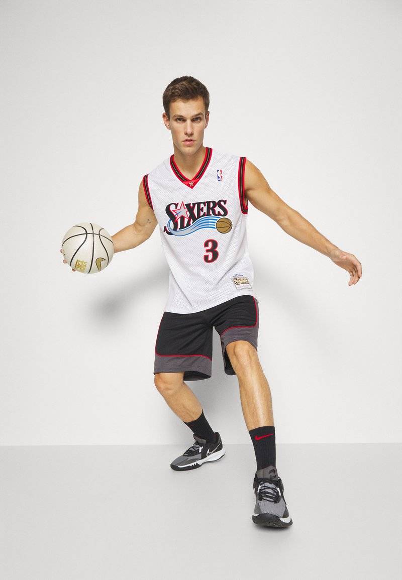 Mitchell & Ness Mitchell & Ness NBA ALLEN IVERSON PHILADELPHIA 76ERS SWINGMAN HOME - Club wear - white Hotsell