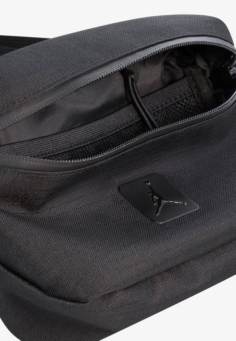Jordan Jordan JAM CORDURA FRANCHISE CROSS - Bum bag - black Meist gekauft