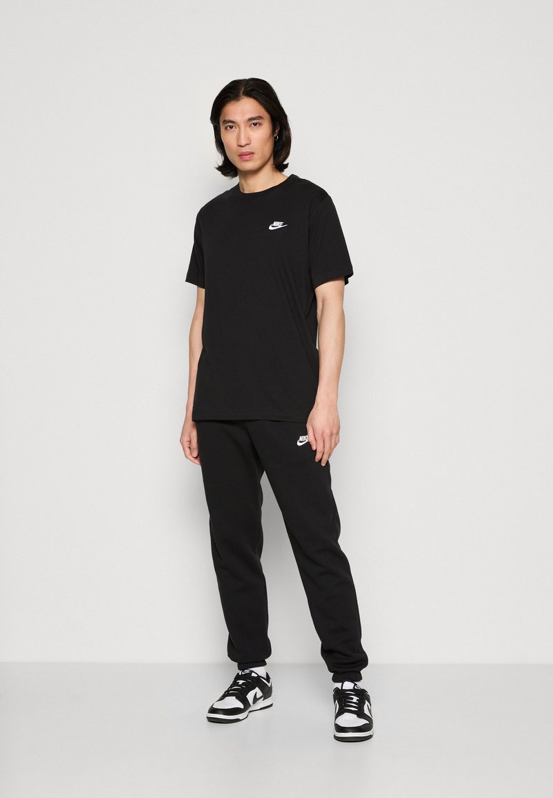 Nike Sportswear Nike Sportswear CLUB CF BB - Tracksuit bottoms - black Versandkostenfrei