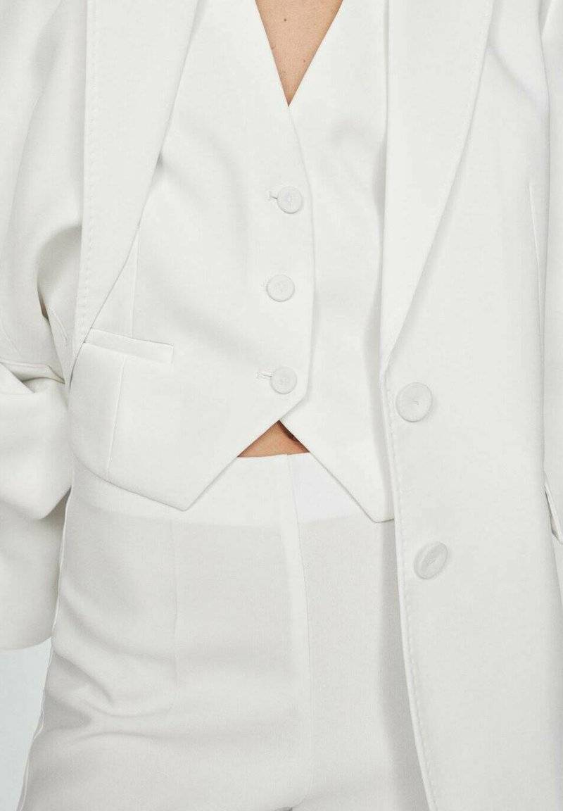 Mango Mango IGUANA - Waistcoat - white Preisnachlass