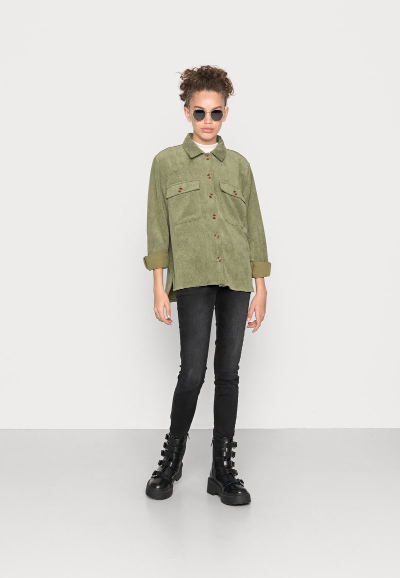 Pieces Pieces PCEFFI - Button-down blouse - olivine Top Angebot