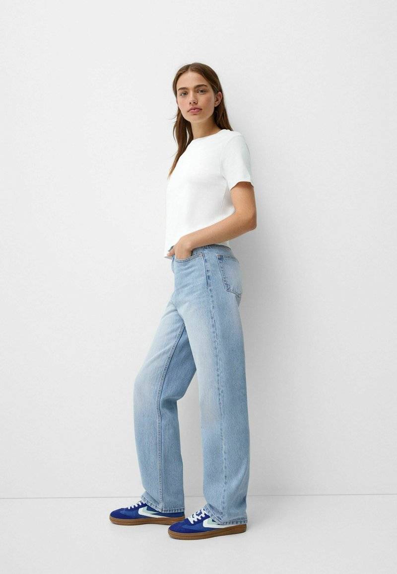 Bershka Bershka MOM - Straight leg jeans Kauf eins, bekomm eins gratis